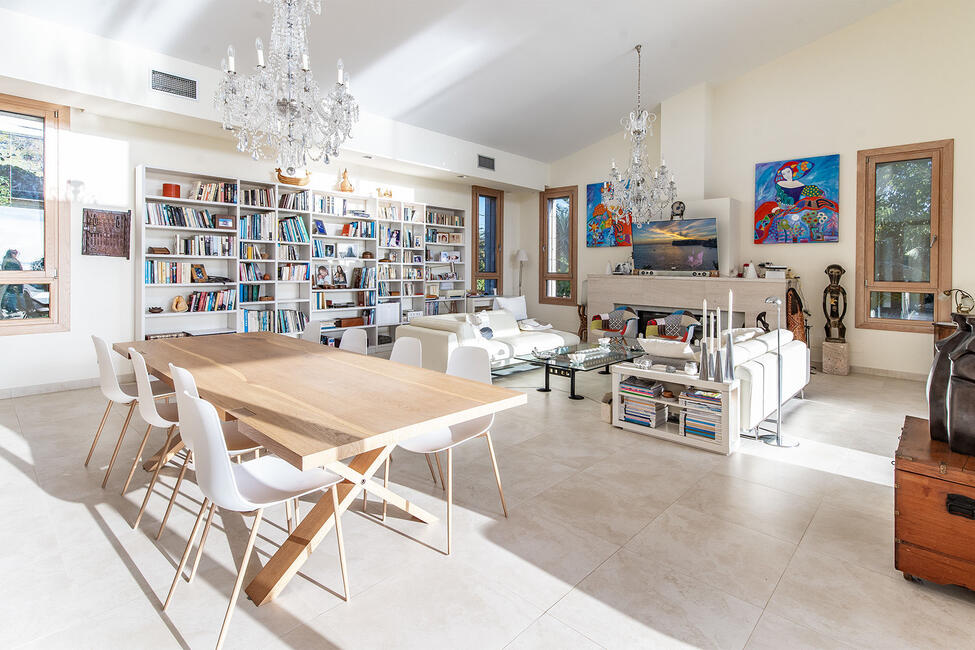Villa mit Panoramablick auf das Meer und die Bucht von Palma in Puntiró