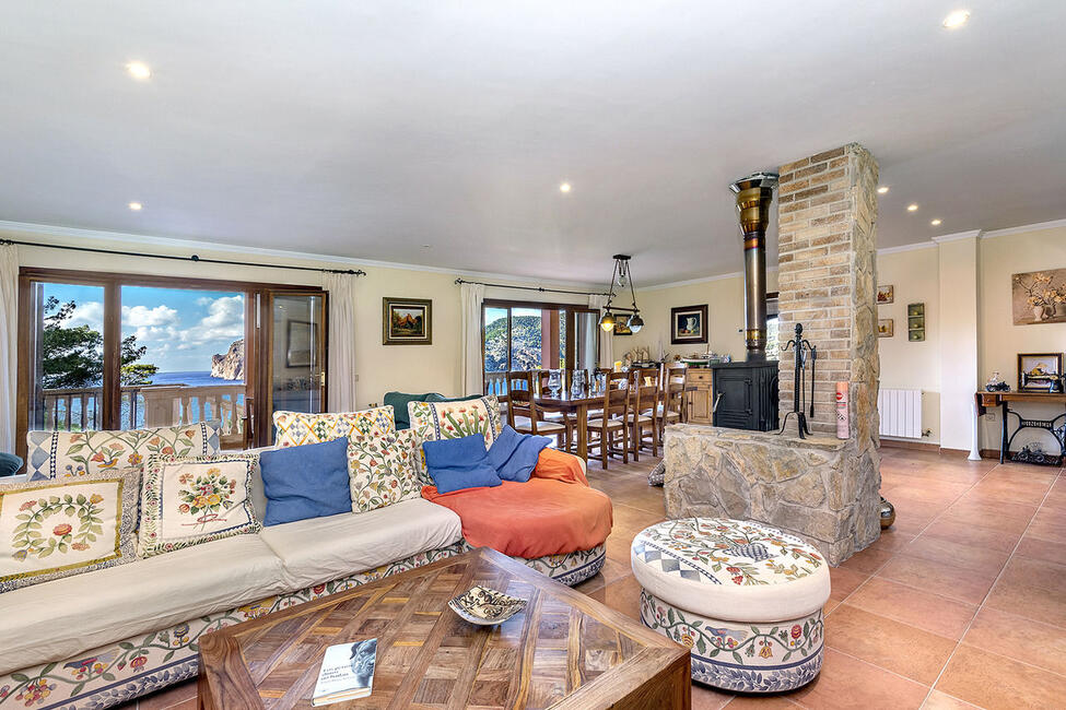 Traditionelle Meerblick-Villa mit Pool in Camp de Mar