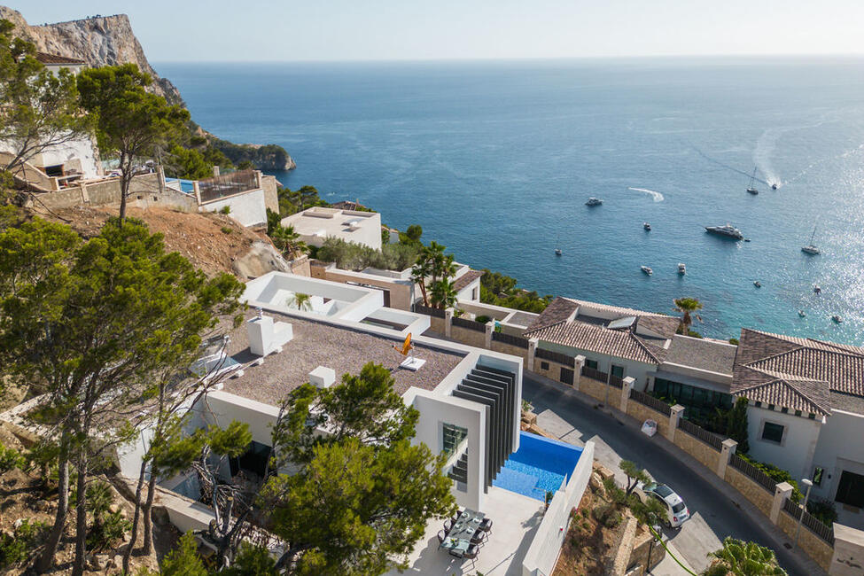 Moderne Luxus-Villa mit Meerblick in perfekter Lage in Puerto Andratx