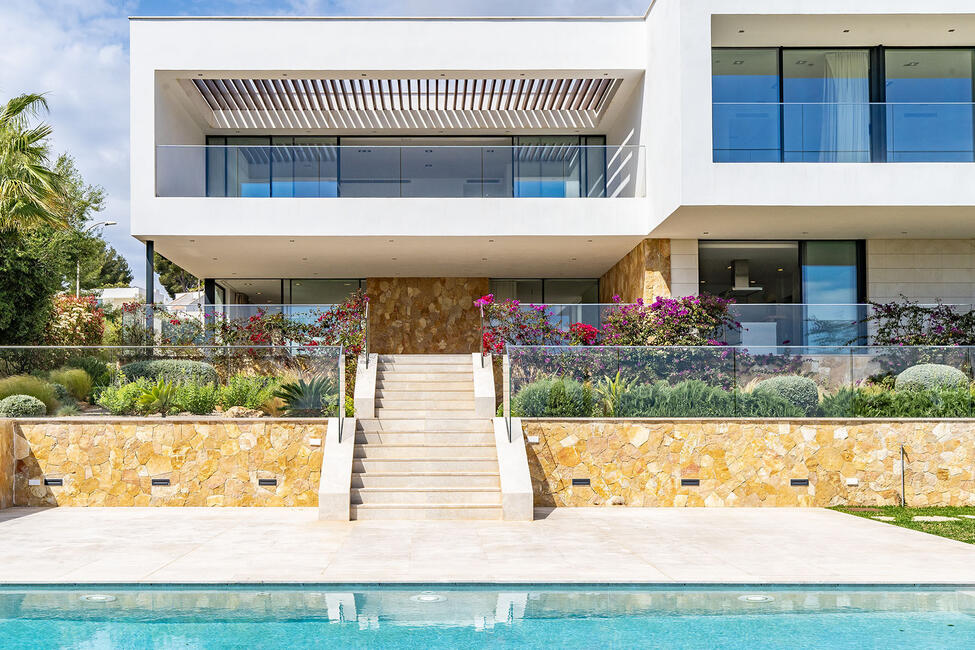 Luxuriöse Neubauvilla mit fantastischem Meerblick in Sol de Mallorca
