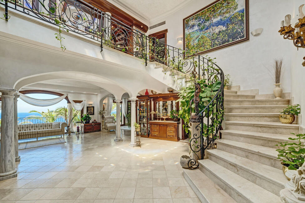 Luxuriöse Villa mit Pool und spektakulärem Meerblick in Puerto Andratx