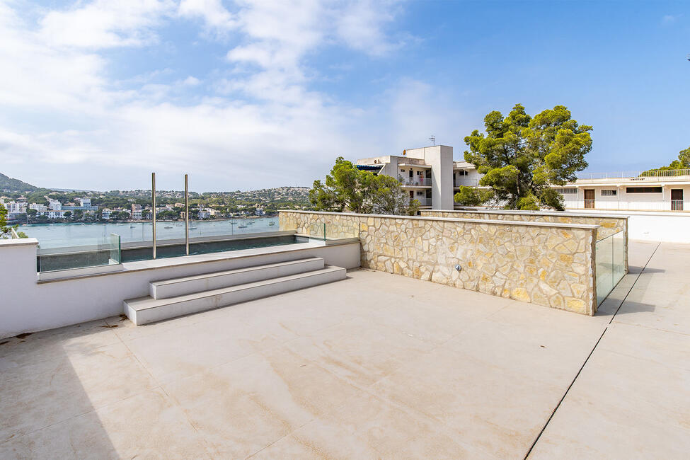 Luxuriöse Neubau-Villa mit Pool und Meerblick in Santa Ponsa