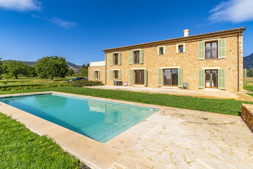 Sunny newly built finca with beautiful mountain views and pool in Alaró