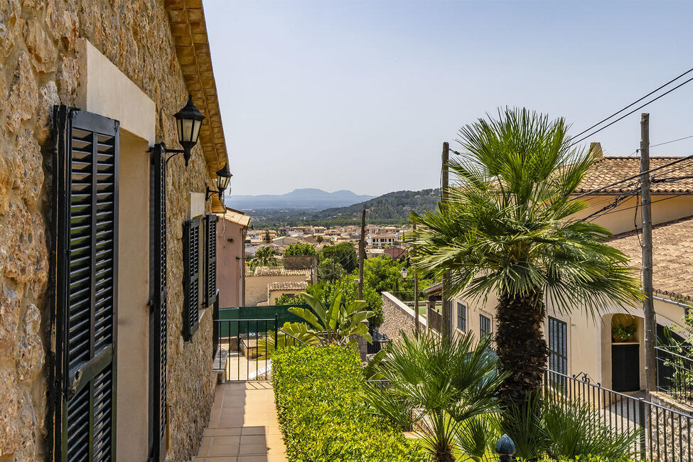 Rustikale Villa mit Salzwasserpool und Garten in Alaró