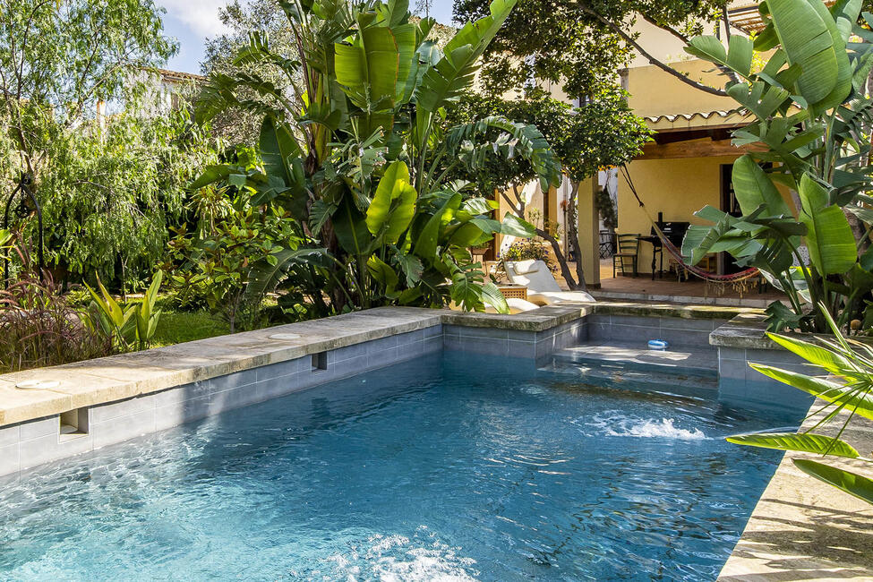 Hübsches, renoviertes Stadthaus mit Pool und Garten in Llucmajor