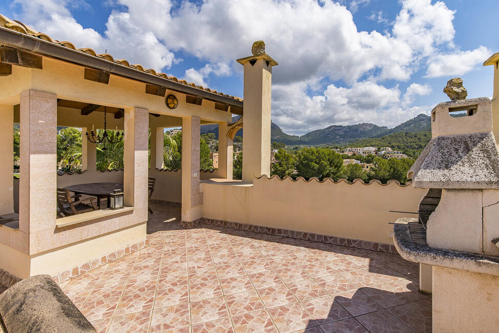 Mediterrane Villa mit Pool und Bergblick direkt am Golfplatz in Camp de Mar
