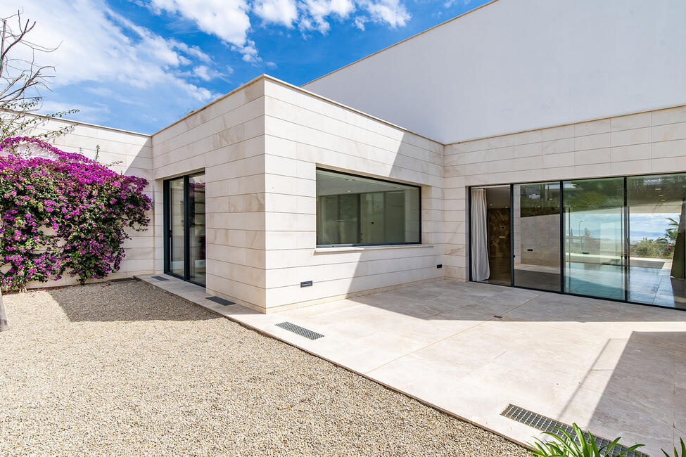 Luxuriöse Neubauvilla mit fantastischem Meerblick in Sol de Mallorca