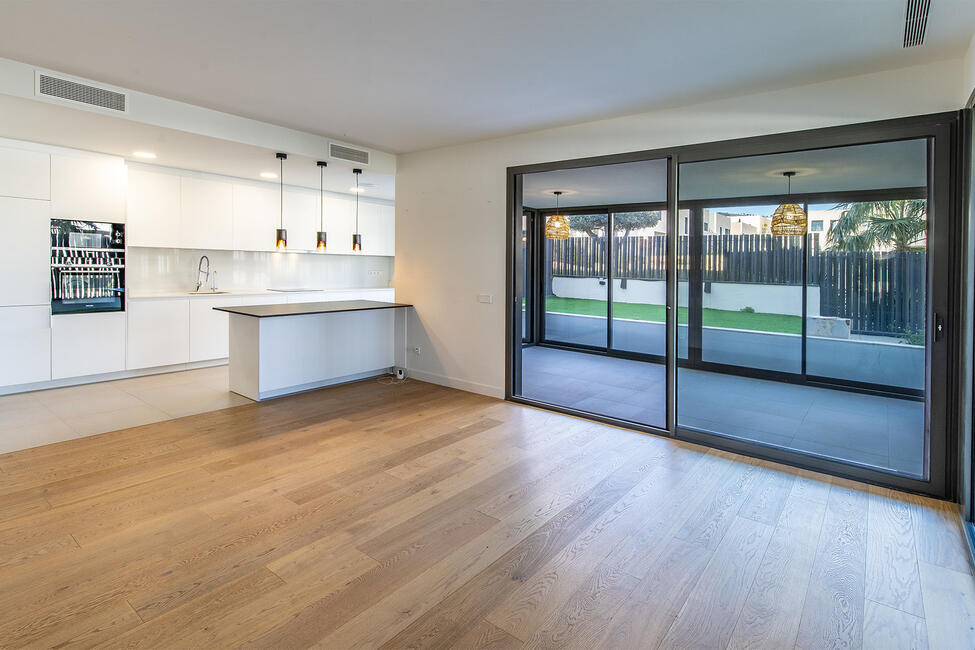 Schicke Gartenwohnung mit Gemeinschaftspool am Golfplatz Son Quint in Palma