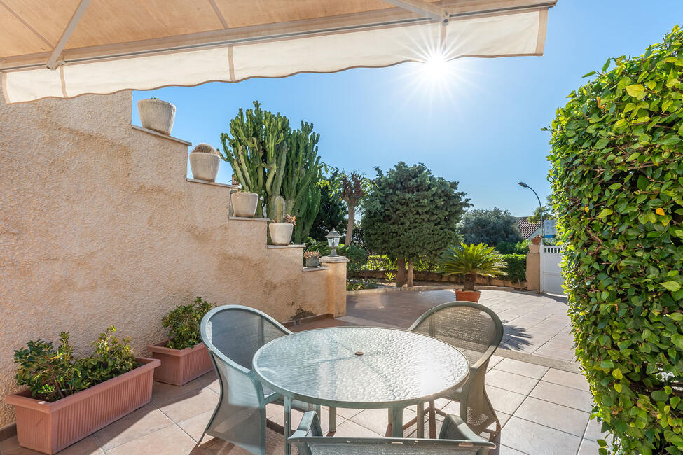 Fantastische Villa mit Gästeapartment und Teilmeerblick in Costa d’en Blanes