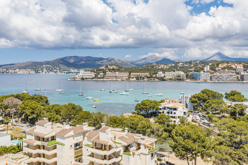Luxuriöse Neubau-Villa mit Pool und Meerblick in Santa Ponsa