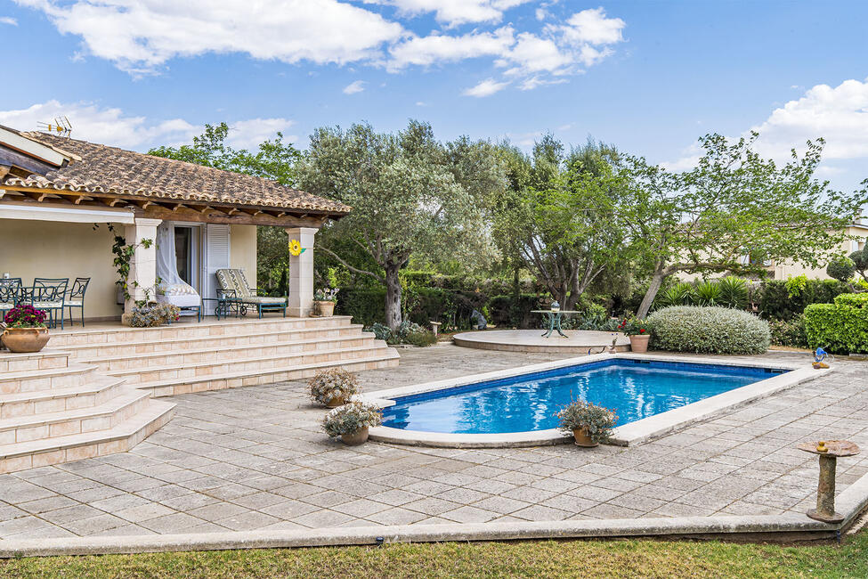 Villa im mallorquinischen Stil mit Pool und Meerblick in Pòrtol