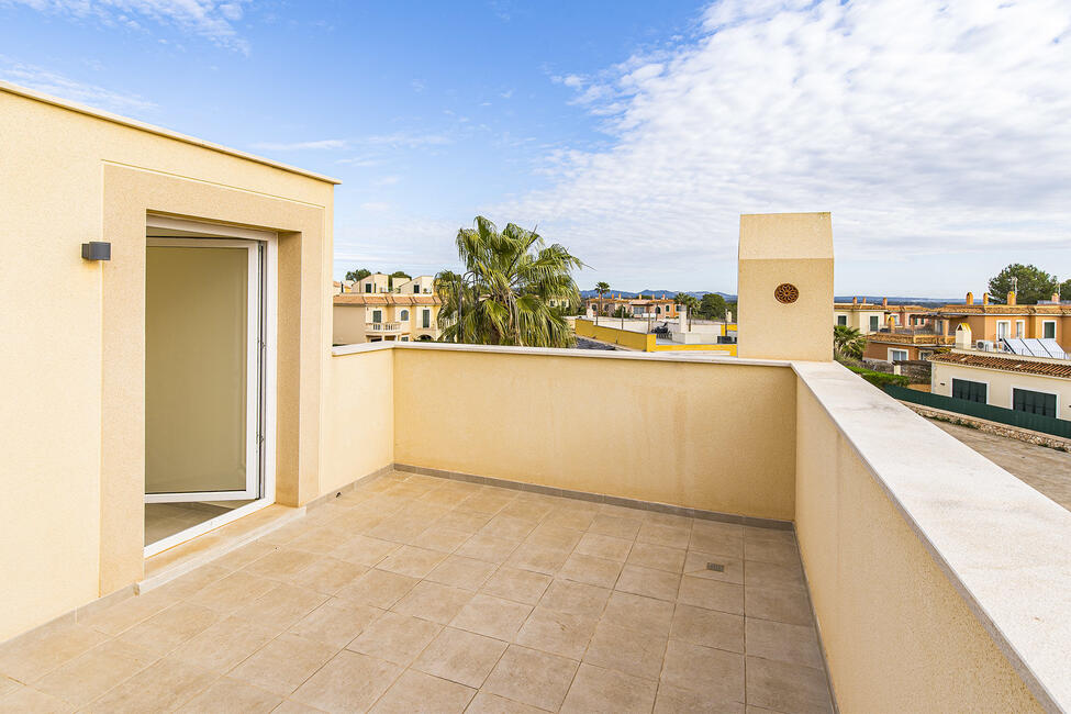 Atractiva villa de nueva construcción con vistas al mar en un complejo residencial de lujo en Sa Ràpita