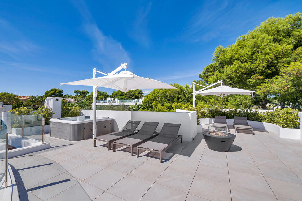 Villa in 2. Meereslinie mit fantastischem Meerblick in Sol de Mallorca