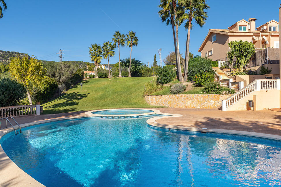 Attraktives Reihenhaus mit Gemeinschaftspool, in Strandnähe in San Agustin