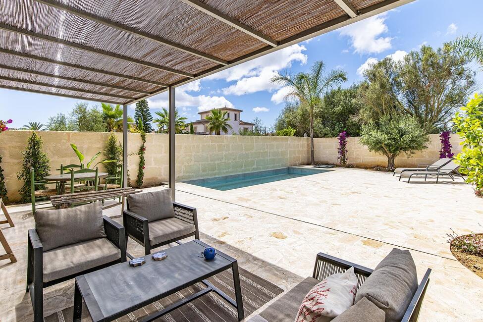 Exklusives Neubau-Reihenhaus mit Panoramablick und Pool in Ses Salines