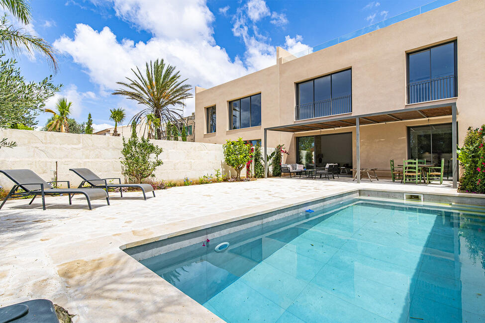 Atractiva casa adosada de nueva construcción con piscina en Ses Salines