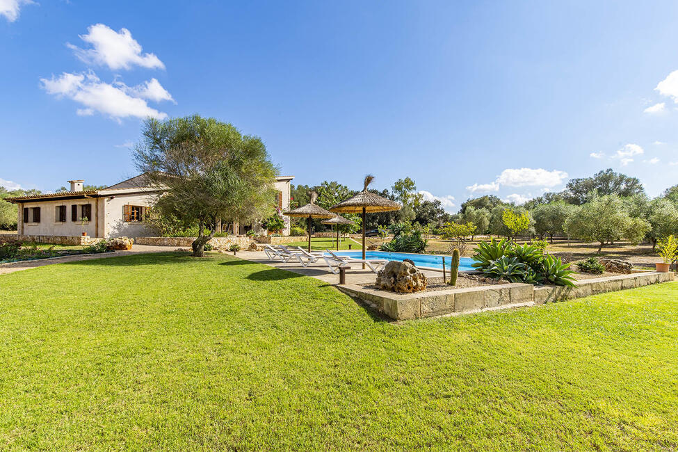 Beautiful finca with pool, great views and lots of privacy in Ariany