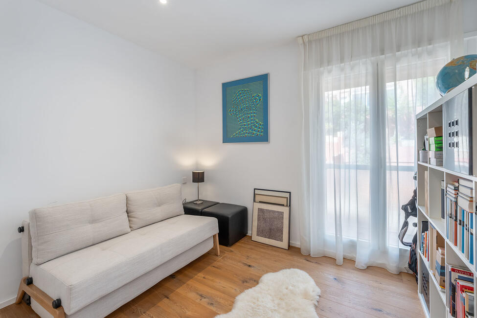 Modern townhouse with sea views and communal pool in Cas Catala