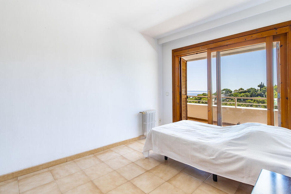 Tolles Apartment mit herrlichem Meerblick und Gemeinschaftspool in Cas Catalá