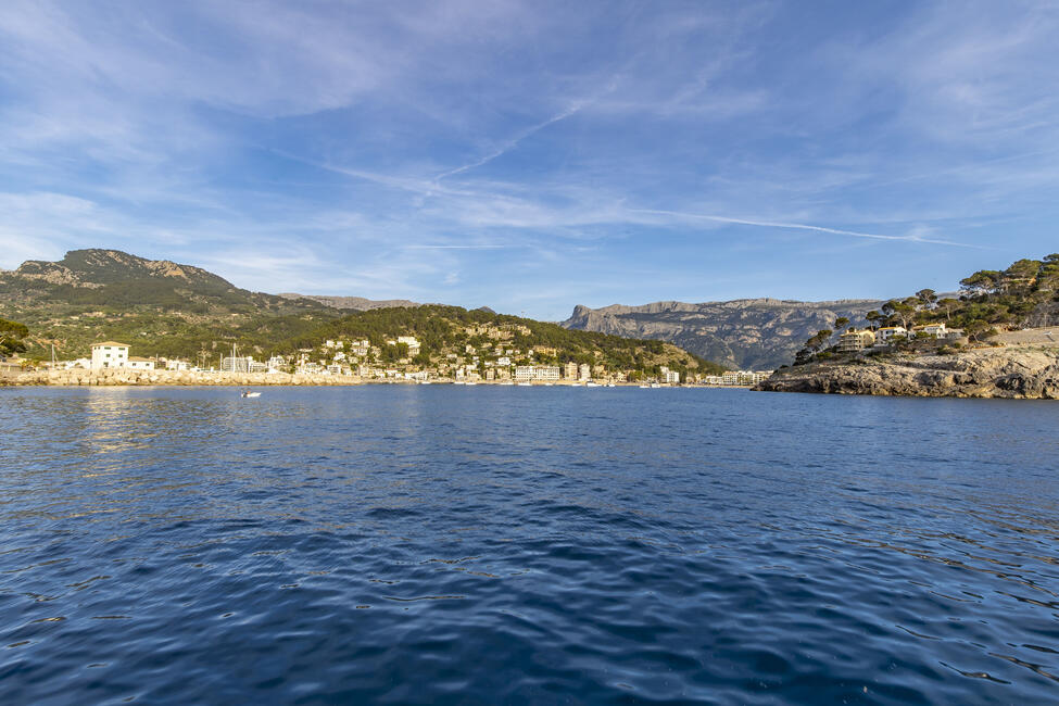 Tolles Maisonette-Apartment mit fantastischem Hafen- und Bergblick in Puerto Sóller
