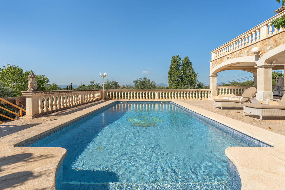 Mallorquinische Finca mit Pool und Weitblick auf die Berge in Marratxi