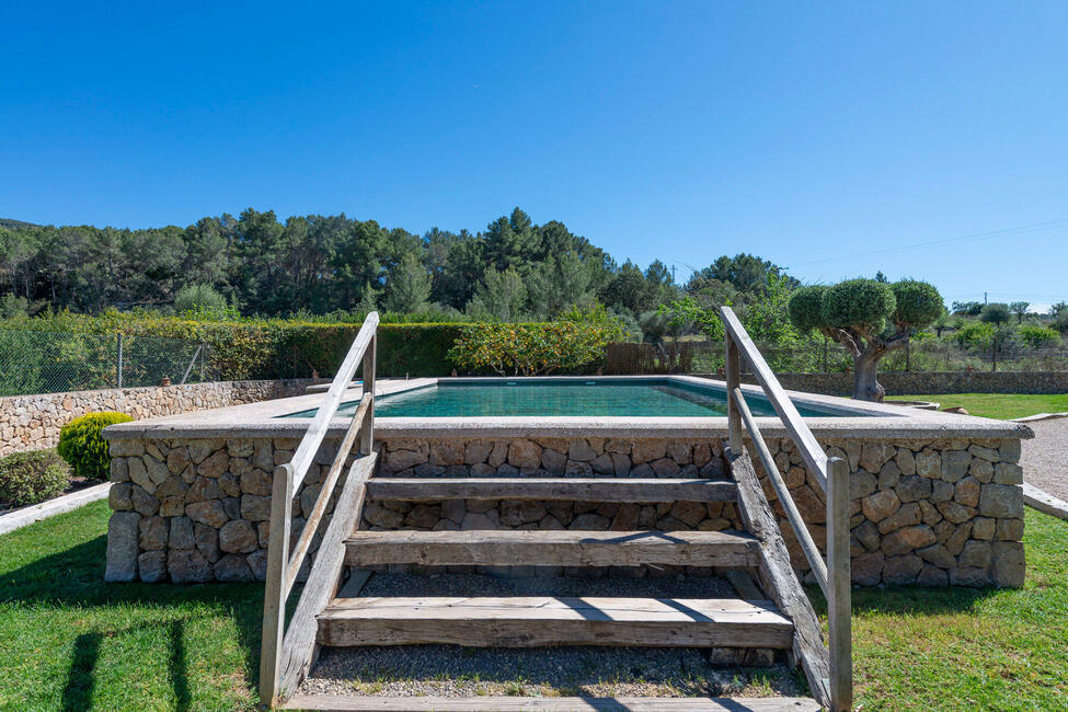 Preciosa finca con vistas a la montaña y piscina en Calvia