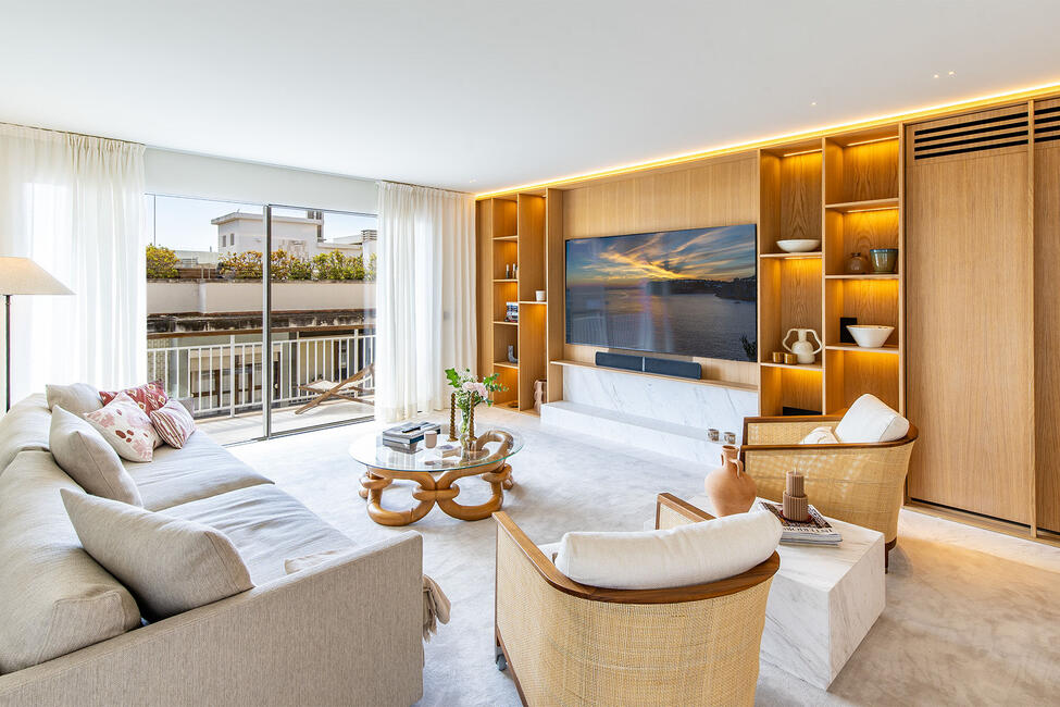 Luxuriöses Apartment mit Teilmeerblick und Balkonen in Santa Catalina