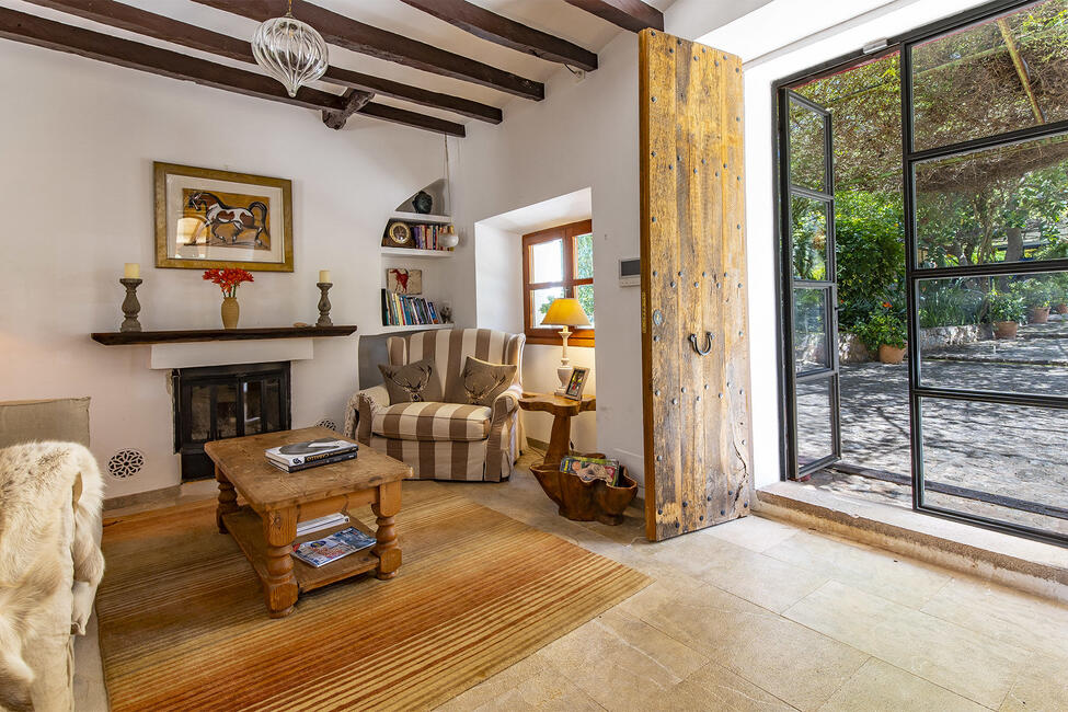 Charming finca with guest house and mountain views near Sóller
