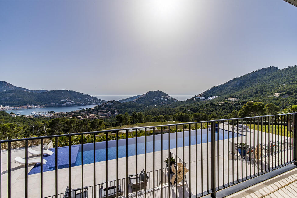 Spectacular finca with sensational sea and mountain views in Puerto Andratx