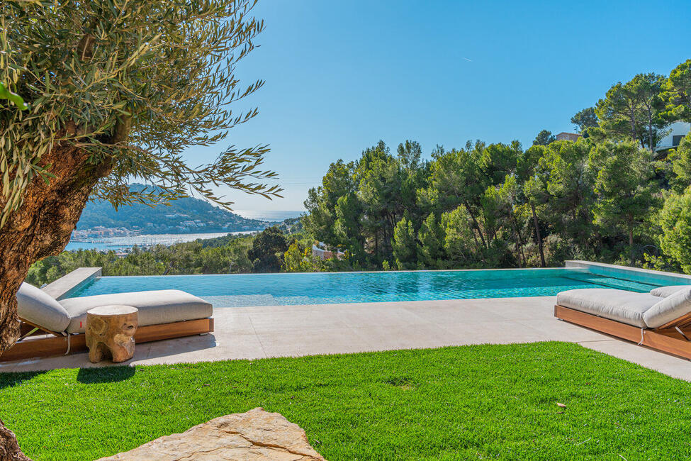 Luxurióse Neubau-Villa mit spektakulärem Meer- und Bergblick in Puerto Andratx