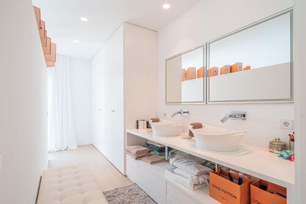 Luxuriöses Erdgeschoss-Apartment mit Gemeinschaftspool in Porto Cristo