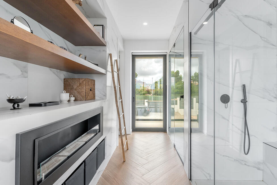 Attraktive Neubau-Villa mit Pool und Weitblick in Sa Cabaneta