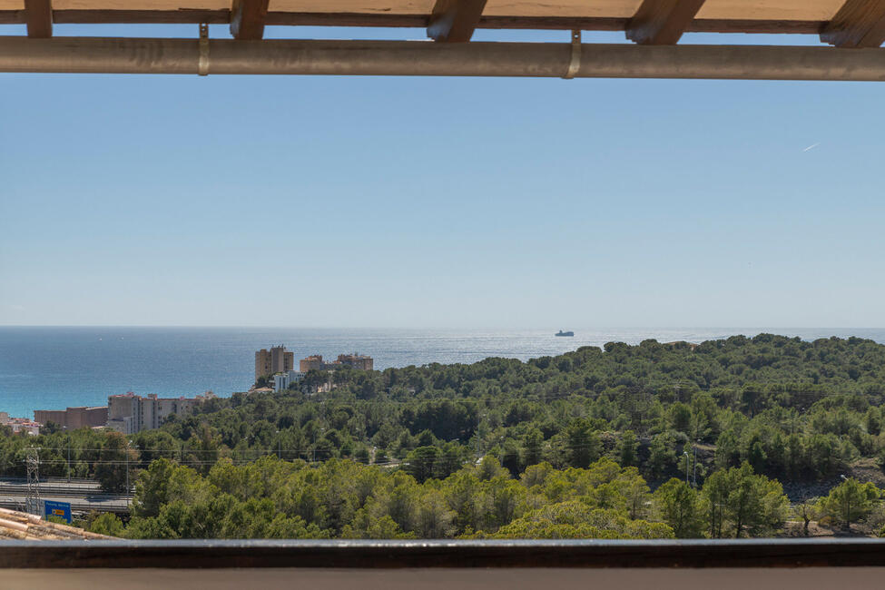 Preciosa casa señorial con piscina rodeada de exuberante naturaleza en Génova