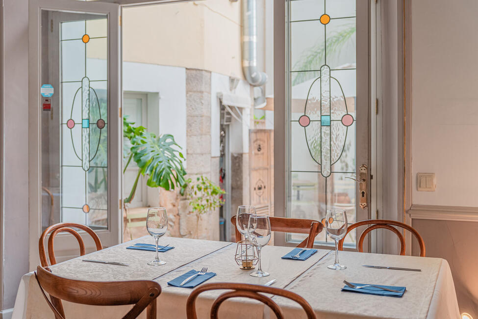 Traditionelles Herrenhaus mit eleganten Café und Pool in Sóller