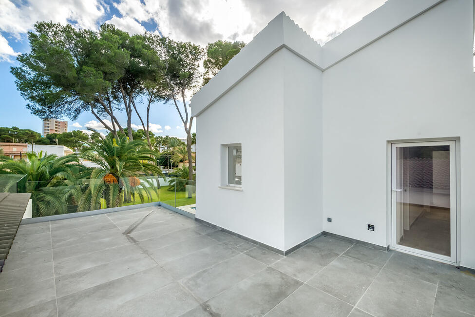 Moderne freistehende Villa mit Pool an der Playa de Palma