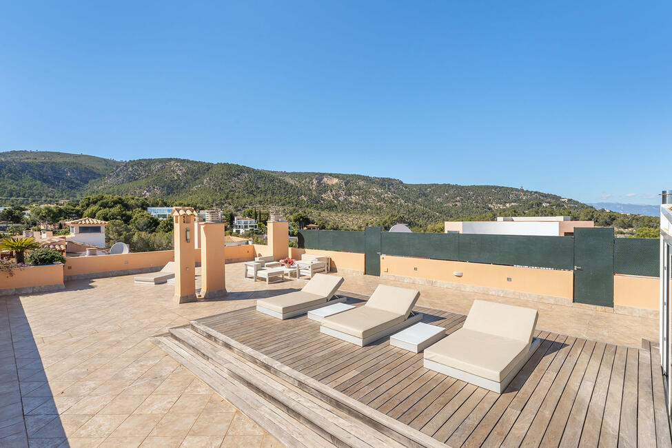 Fantastic penthouse with sea views close to the golf course in Bendinat