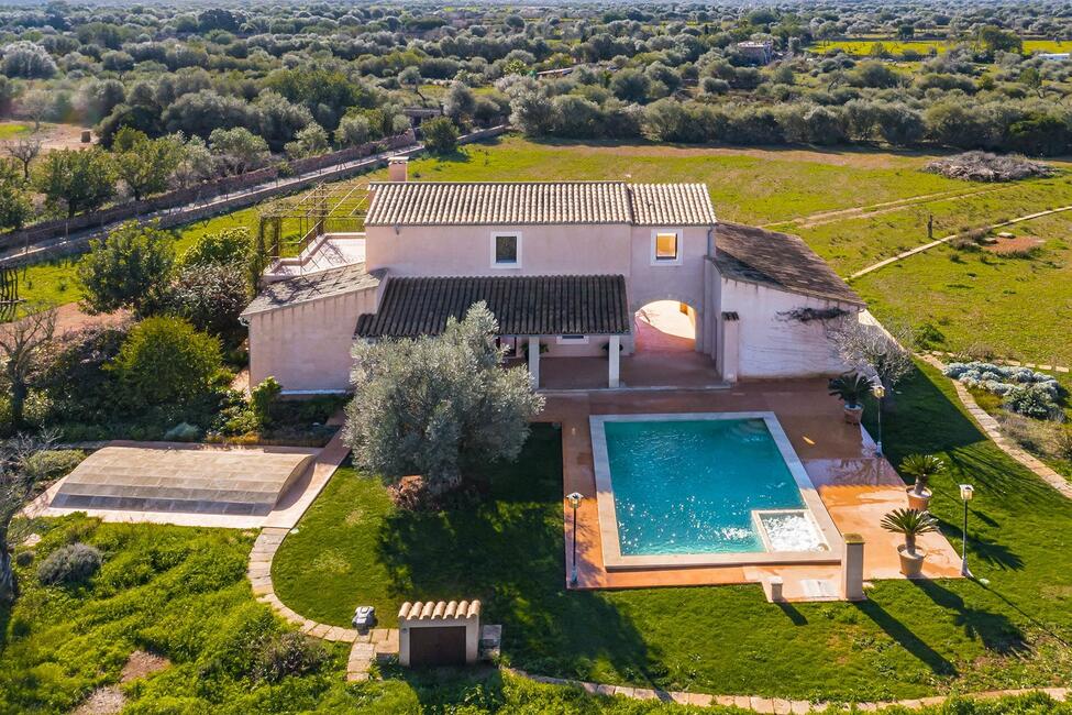 Ökologisch nachhaltige Finca mit Ferienvermietungslizenz in Llucmajor