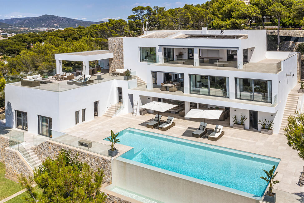 Luxusvilla mit Pool, privatem Tennisplatz und Meerblick in Santa Ponsa