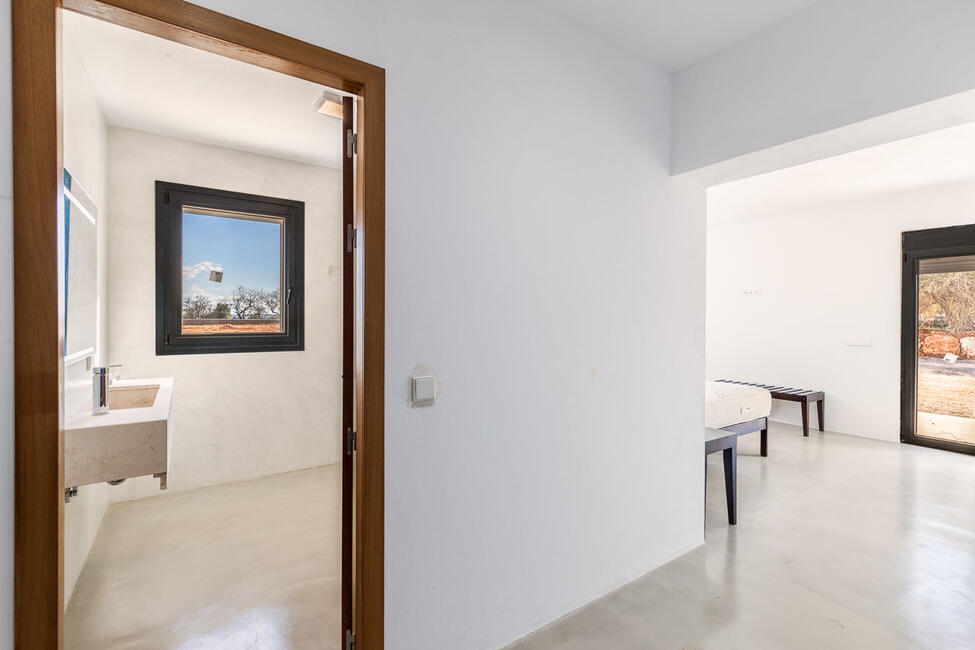 Moderne Neubau-Finca mit 23.000 m2 Grundstück und Pool in Campos