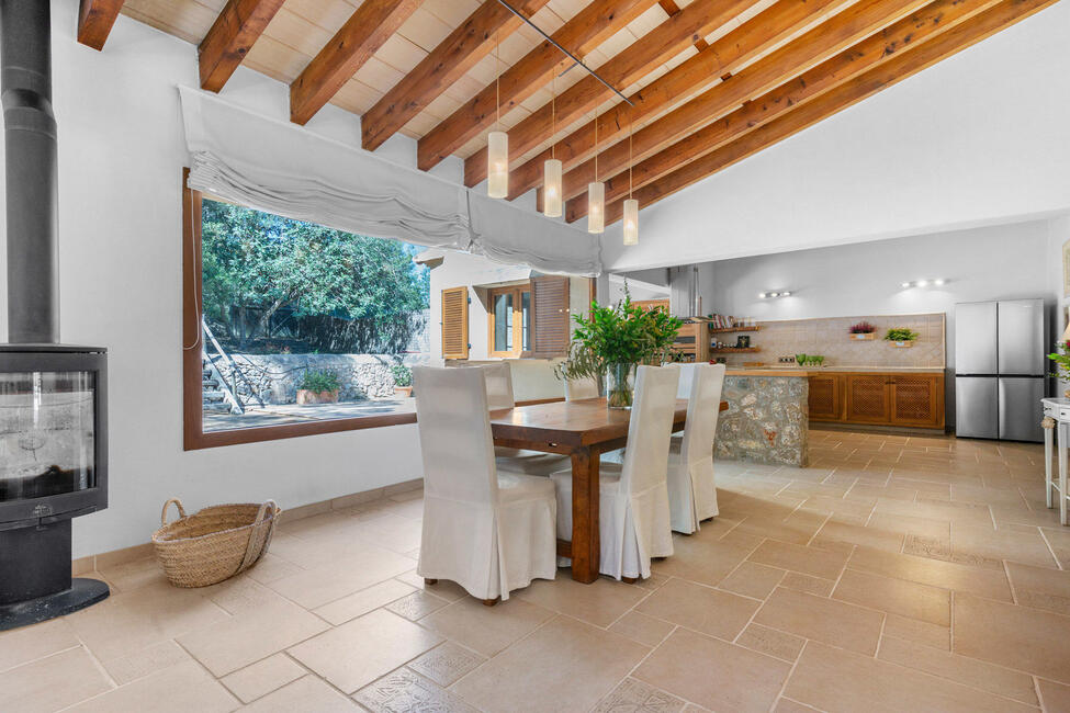 Beautiful finca with mountain views and pool in Calvia