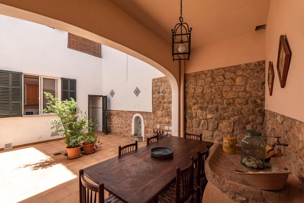 Charmantes Stadthaus mit Terrasse in zentraler Lage von Soller