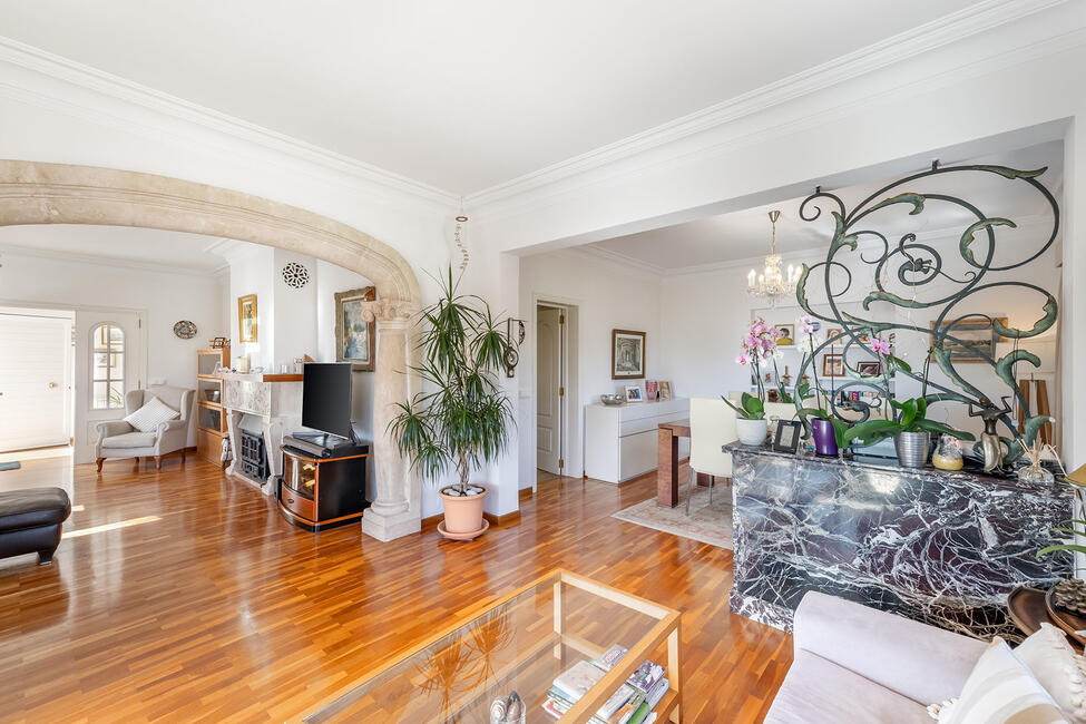Fantastische Villa mit Gästeapartment und Teilmeerblick in Costa d’en Blanes
