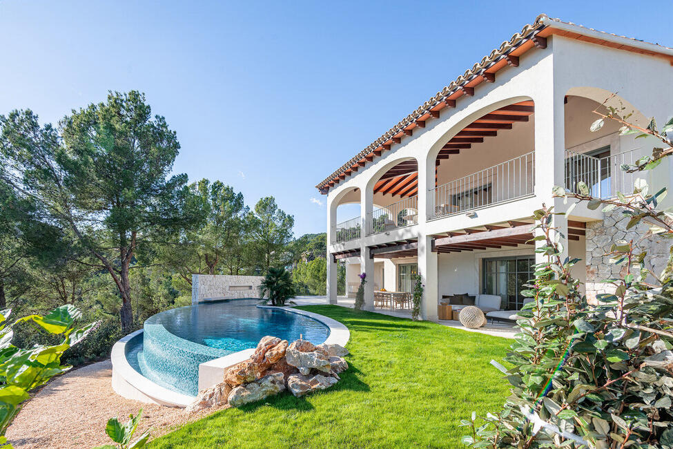 Outstanding luxury villa with sea views in Son Vida