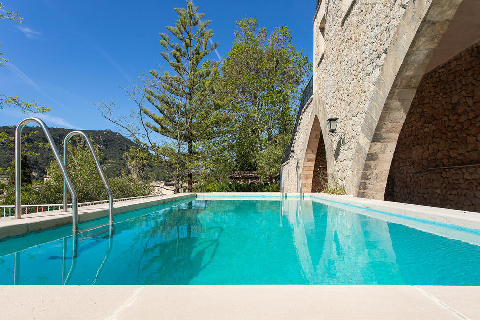 Manor house with vacation license, pool and tennis court in Valldemossa