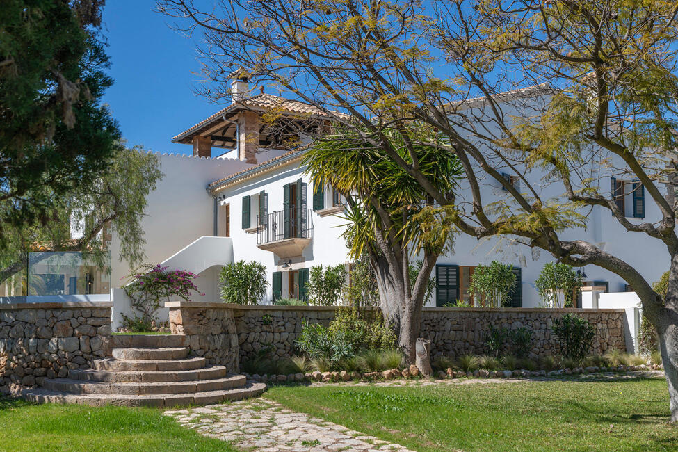 Preciosa casa señorial con piscina rodeada de exuberante naturaleza en Génova