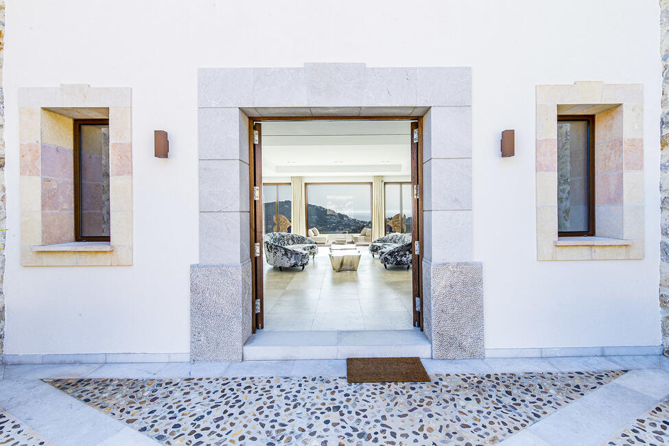 Spectacular finca with sensational sea and mountain views in Puerto Andratx