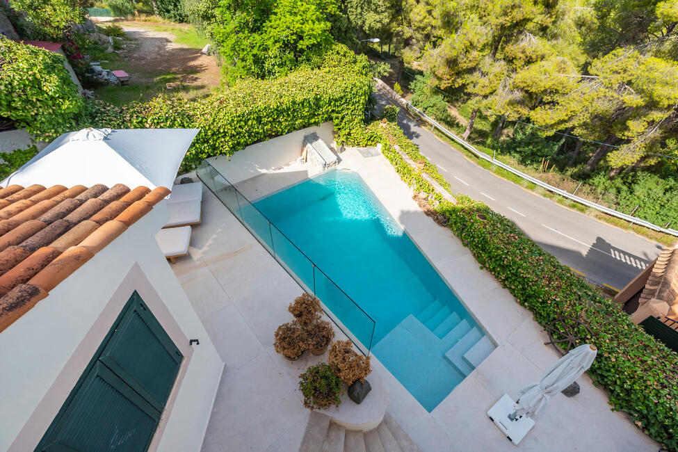 Mediterrane Villa mit Pool, Teilmeerblick und Gästeapartment in Genova