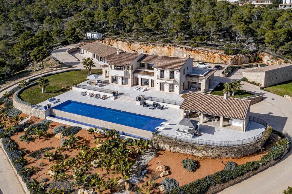 Spectacular finca with sensational sea and mountain views in Puerto Andratx