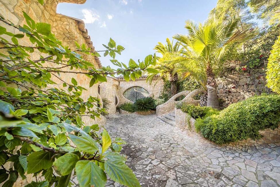 Villa de cuento de hadas con vistas al mar, piscina y estudio en Génova