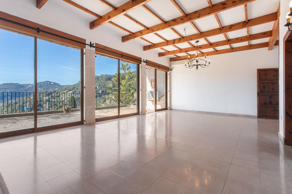 Manor house with vacation license, pool and tennis court in Valldemossa